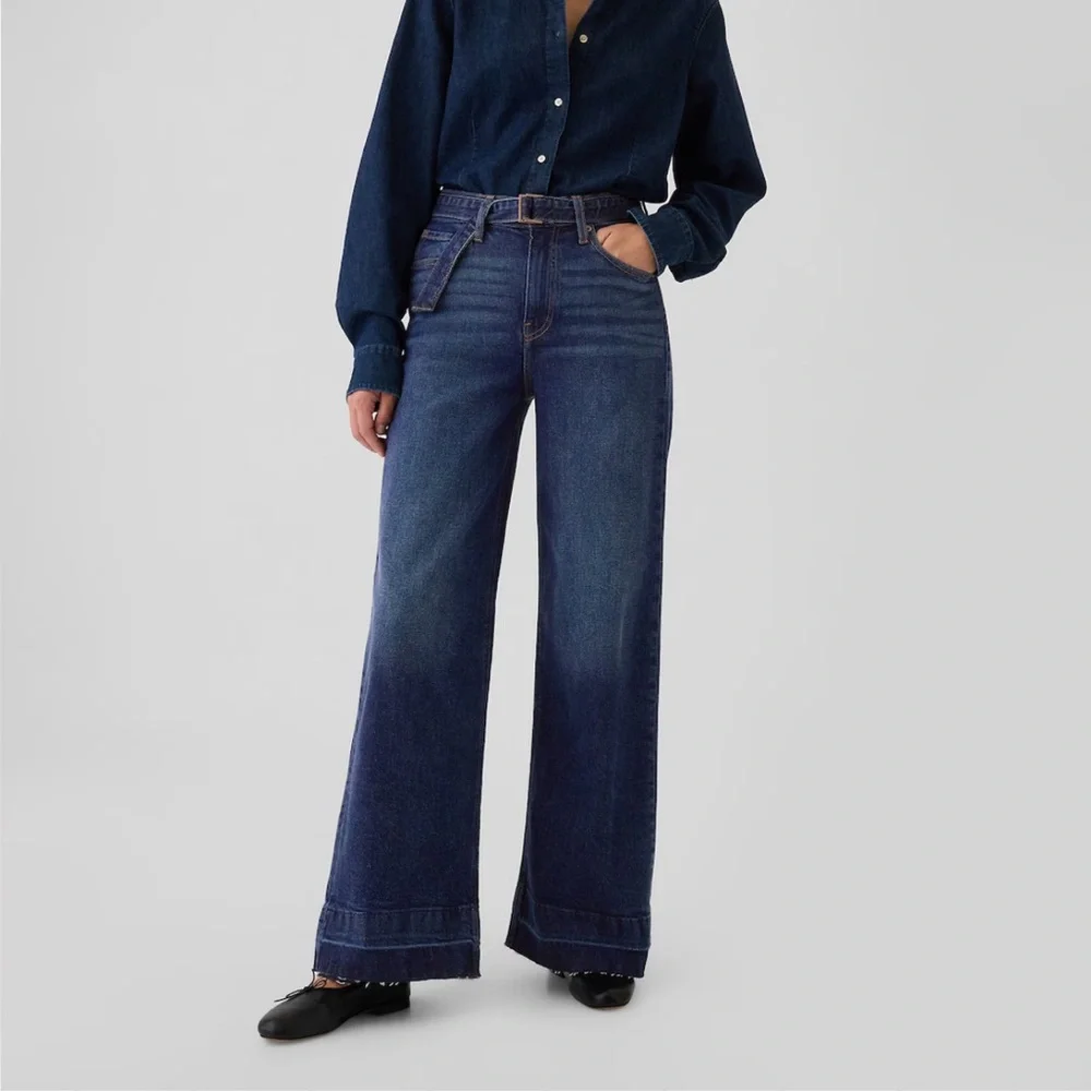 GAP High Rise Stride Belted Wide-Leg Jeans